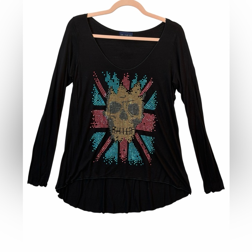 The Clas-Sic Graphic Tee Womens M Black Rhinestone Skull High Low Long Sleeve